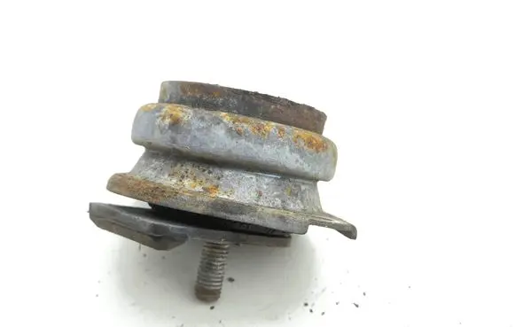 Maserati Quattroporte Engine mount bracket