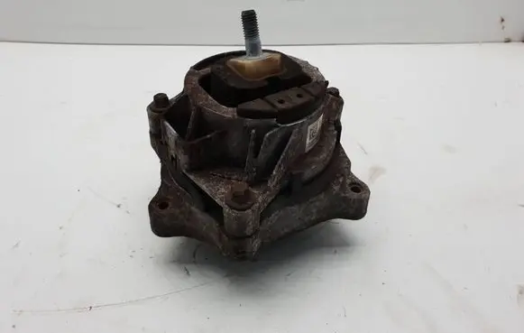 BMW 1 F20 F21 Engine mount bracket 6859407 141015