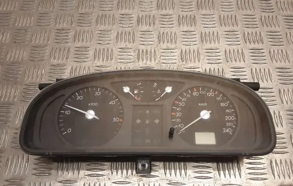 Renault Laguna II Speedometer (instrument cluster) 8200218863