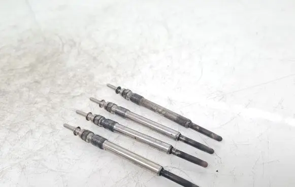 Opel Zafira A Glow plug NGK Y523J