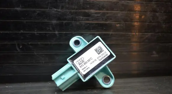 Audi A5 Sportback 8TA Airbag deployment crash/impact sensor 8K0955557C