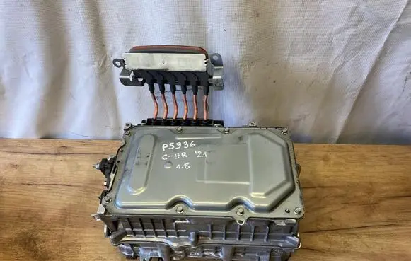 Toyota C-HR I Voltage converter inverter G920047330