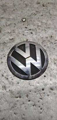 Volkswagen PASSAT B6 Manufacturer badge logo/emblem H9158