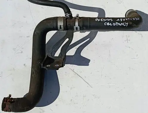 Toyota Avensis T270 Engine coolant pipe/hose