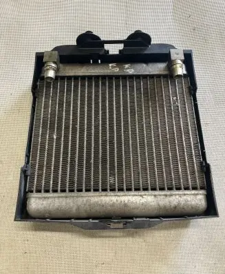 Engine oil radiator