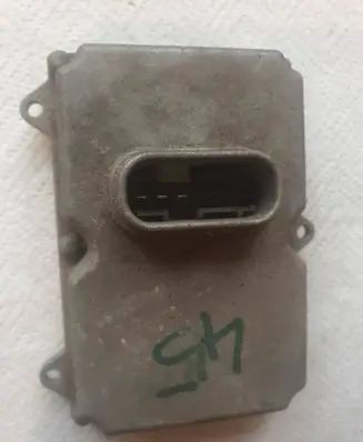 Mercedes-Benz E W210 Headlight ballast module Xenon 5DF00827900 A0028202426