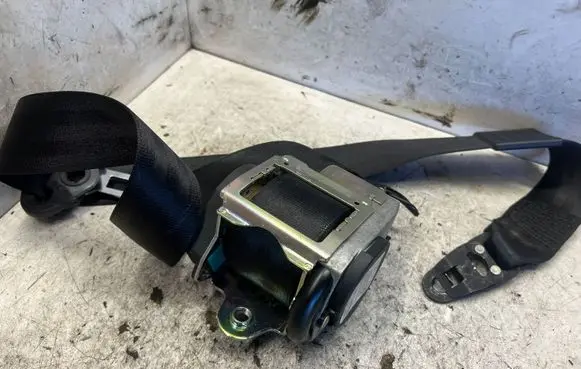 Audi A4 S4 B6 8E 8H Front seatbelt 8E0857706