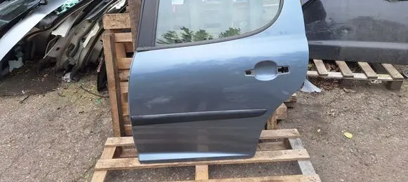 Peugeot 207 Rear door