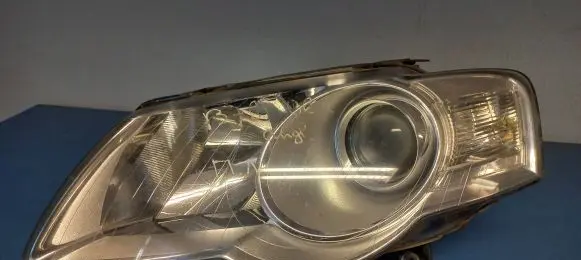 Volkswagen PASSAT B6 Headlight/headlamp 3C0941005T