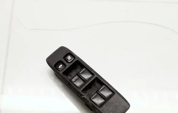 Nissan Primera Electric window control switch 25401AV641 C8DD702N