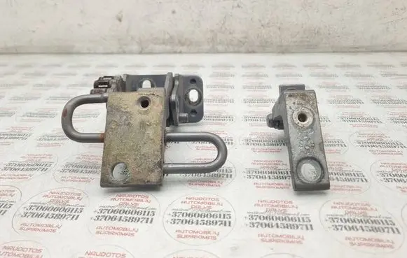 Volkswagen Touareg I Front door hinge set 7L0831411