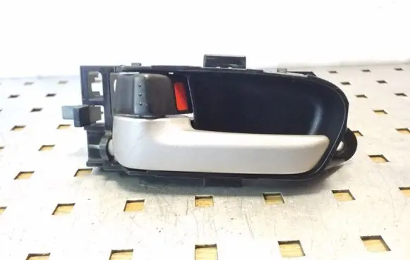Suzuki Grand Vitara II Rear door interior handle