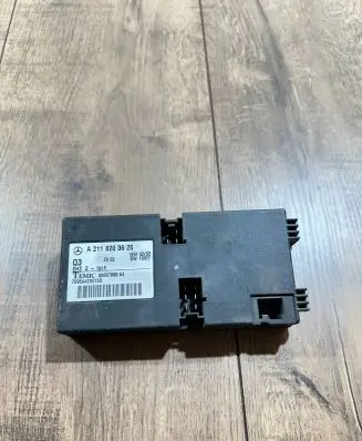 Mercedes-Benz E W211 Seat control module A2118203626 00007896A4 7896A4200150