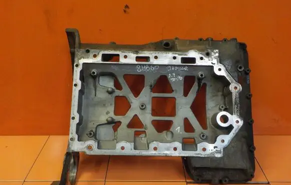 Jaguar XF X250 Oil sump 4R8Q6U004E