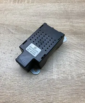 Volkswagen Golf Plus Aerial antenna amplifier 5M0035570B