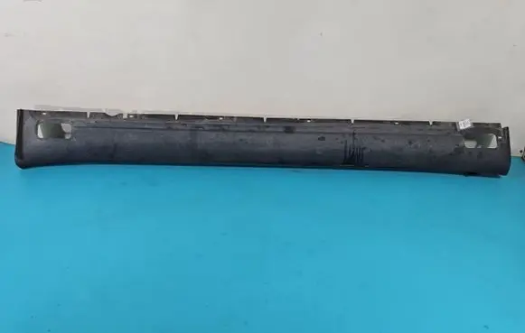 Foot area side trim
