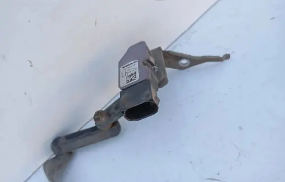 Volvo XC90 Headlight/headlamp level sensor 31360330