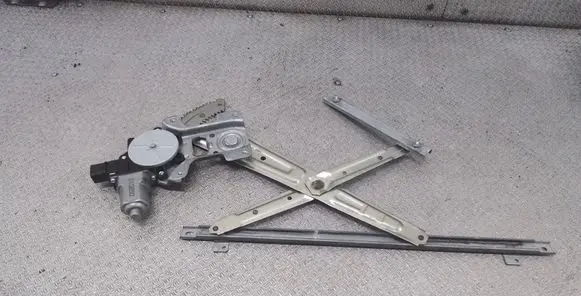 Mitsubishi Lancer VIII Front door window regulator with motor