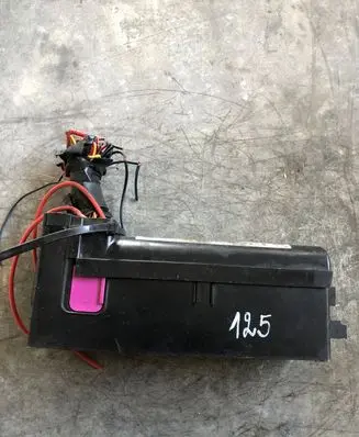 Volkswagen PASSAT B6 Fuse box set 0S01SJ03 NH21038553
