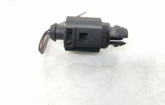 Volkswagen Touran I Outside/exterior temperature sensor 8z0820935