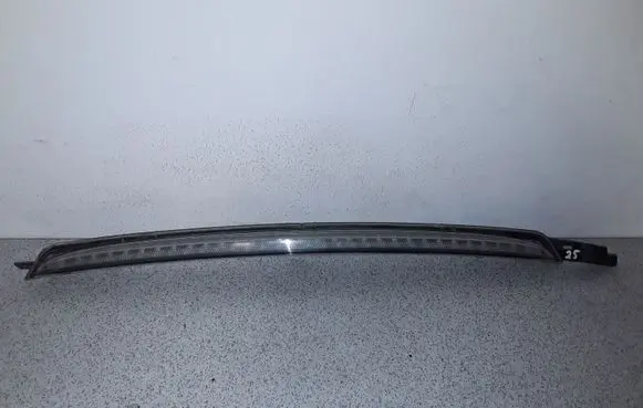 BMW 3 E46 Third/center stoplight 63258368764 8368764 63256917540