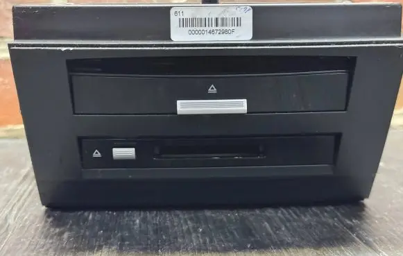 Mercedes-Benz S W221 CD/DVD changer A2218700593