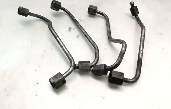 Fuel injector supply line/pipe