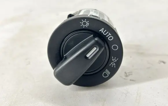 Dodge Challenger Light switch 68158243AA 86390 10096270