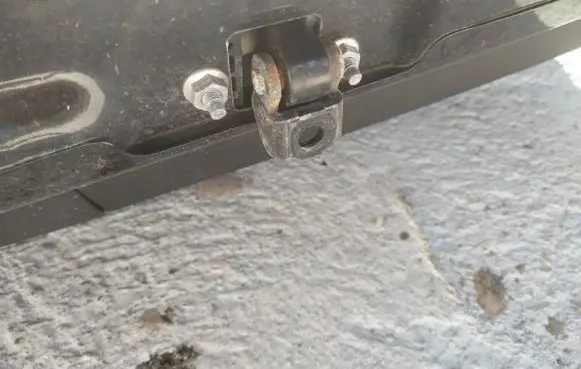 Opel Zafira B Rear door check strap stopper
