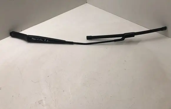Volkswagen PASSAT B8 Windshield/front glass wiper blade 