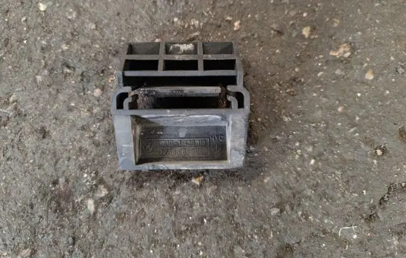 BMW X5 E53 Radiator mount bracket 17101439116