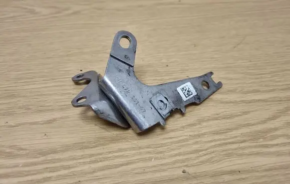 BMW 2 F22 F23 Muffler mount bracket/holder 8572331