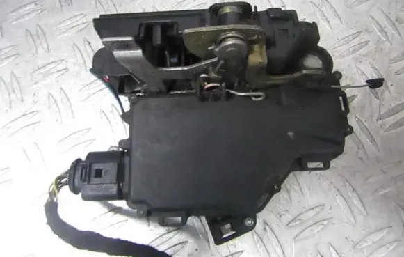 Audi A6 S6 C5 4B Front door lock