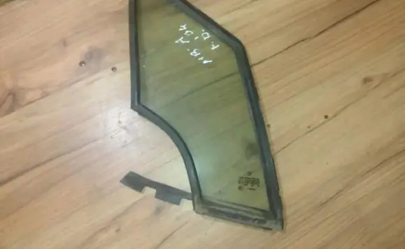 Mercedes-Benz A W168 Front door vent window glass four-door 