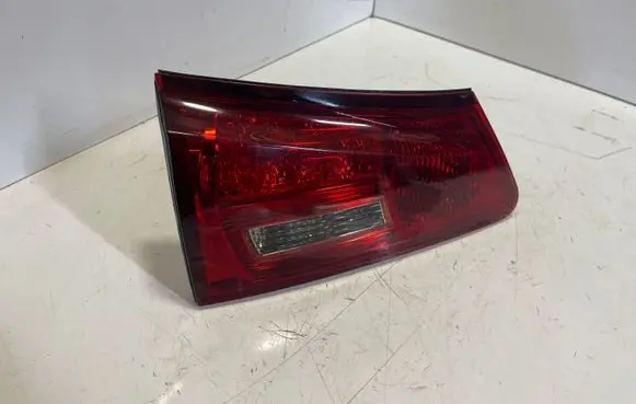 Lexus IS 220D-250-350 Tailgate rear/tail lights