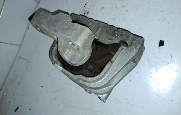 Seat Altea Engine mount bracket 1K0199262AL