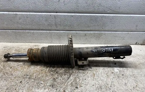 Volkswagen Polo Front shock absorber/damper 334835