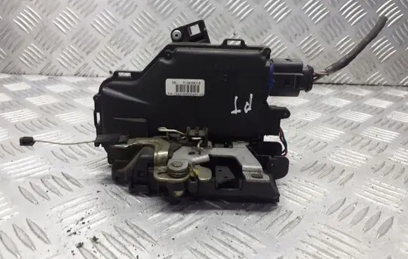 Seat Toledo III (5P) Rear door lock 7L0839016