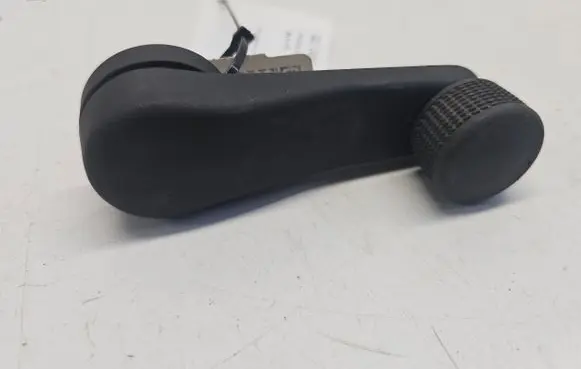 Volkswagen Golf III Front door window winding handle 1H0837581D