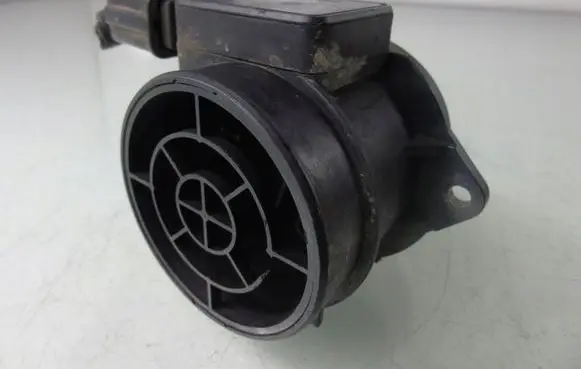 Volvo S40, V40 Mass air flow meter 30611533