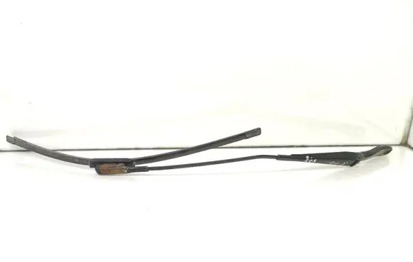 Mercedes-Benz B W245 Front wiper blade arm A1698200140