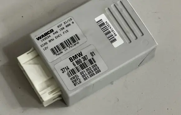 BMW X6 F16 Air suspension control unit module (rear) 6860387