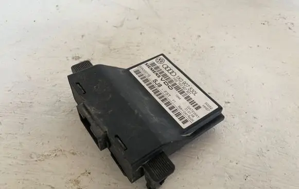 Volkswagen PASSAT B7 Gateway control module 1K0907530L 5WK50011B 1K0907951