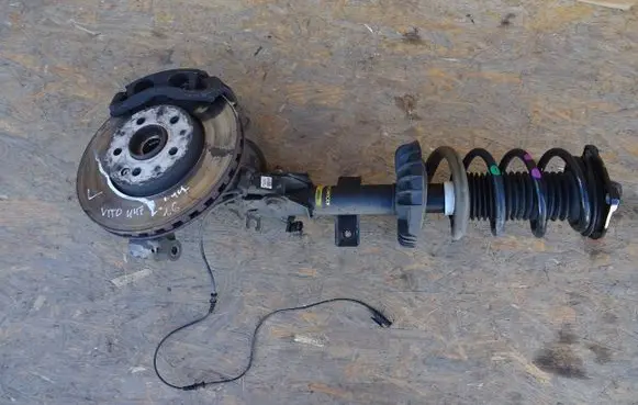 Mercedes-Benz Vito Viano W447 Front wheel hub A4473320201