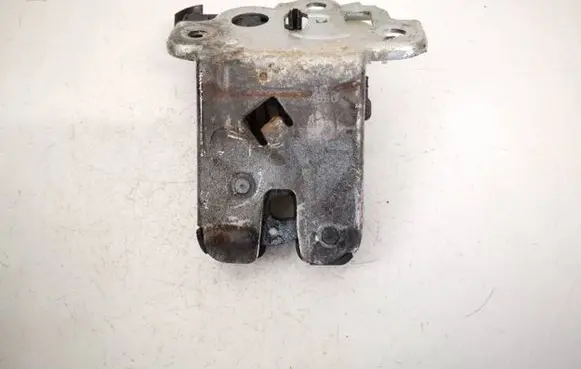 Tailgate/trunk/boot lock/catch/latch