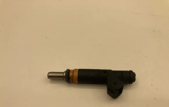 BMW 7 E65 E66 Fuel injector 7506924