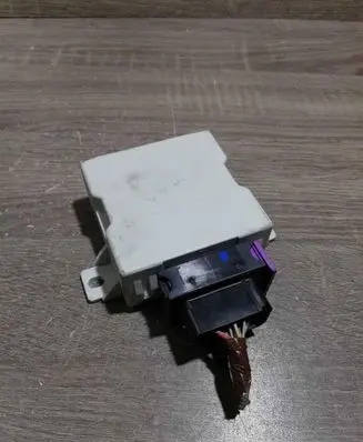 Toyota Avensis T250 Window wiper relay 150696