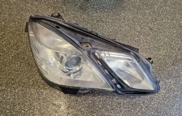 Mercedes-Benz E W212 Headlight/headlamp 2128208261
