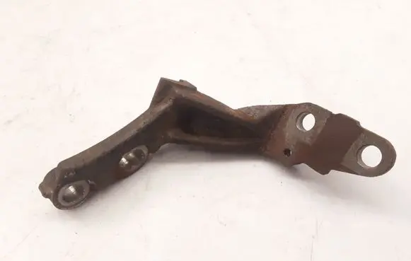 Toyota Auris E180 Engine mounting bracket