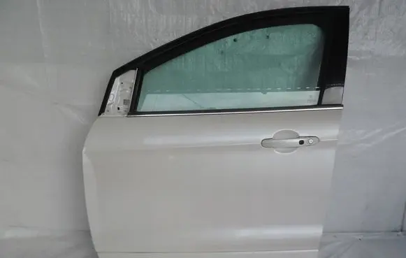 Ford Kuga II Front door